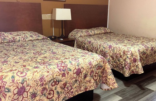 Grove Hill Hotel | deavers motel