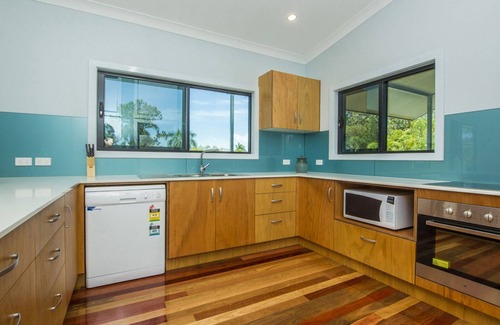 Arcadia House | Deb's Shed, Magnetic Island