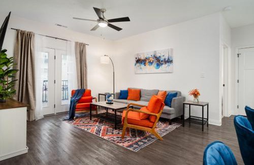 Whitestown Apartment | Decadent Haven Spacious 2BR 2BA 2 King Beds WFH GYM