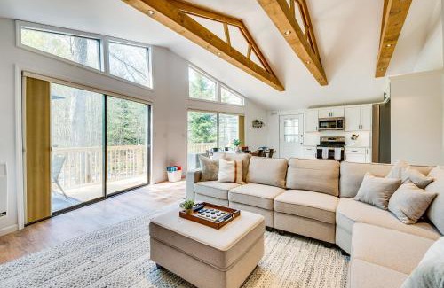 Pocono Lake House | Deck and Community Perks Bright Pocono Lake Home!