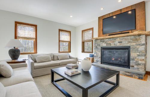 West Dover House | Deck and Fire Pit All-Season Wilmington Retreat