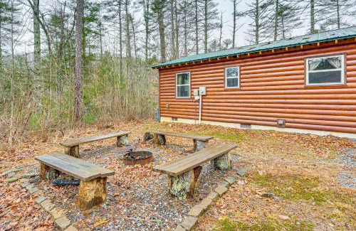 Murphy House | Deck and Fire Pit Smoky Mountain Cabin Hideaway!