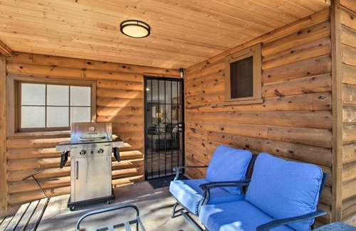 Pinetop-Lakeside House | Deck and Grill Pet-Friendly Lakeside Cabin