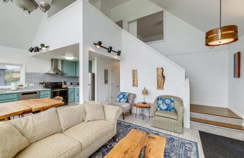 Gold Beach House | Deck and Walk to Beach Southern Oregon Coast Home!
