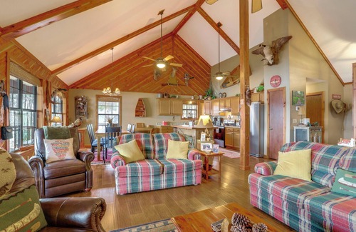 Higden Cabin | Deck & Fire Pit: Waterfront Cabin in Greers Ferry!