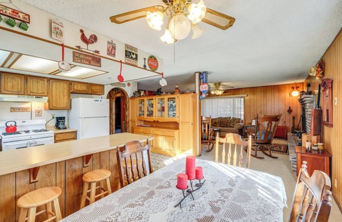 Payson House | Deck & Forest Views: ‘Black Bear Cabin' in Payson