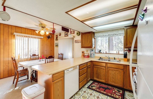 Payson House | Deck & Forest Views: ‘Black Bear Cabin' in Payson