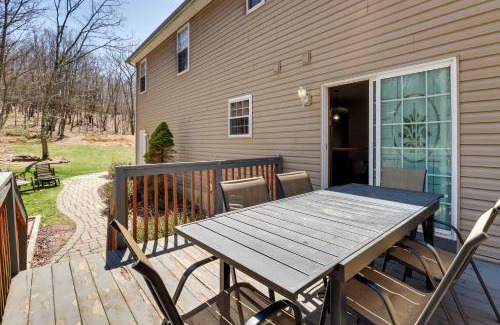 Albrightsville House | Deck, Game Room and Fire Pit Poconos Retreat