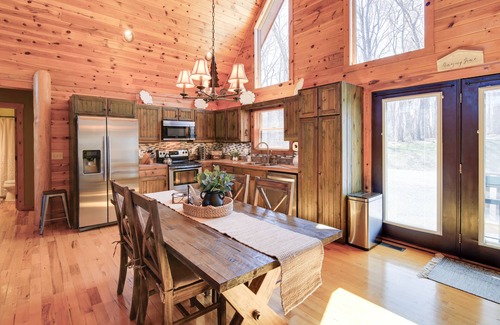Sparta Cabin | Deck, Gas Grill + Mtn Views: Sparta Cabin Stay!