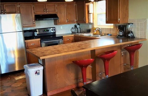 Lake Ozark House | Deck House Sleep 12- Bachelor/Bachelorette Parties Welcome!