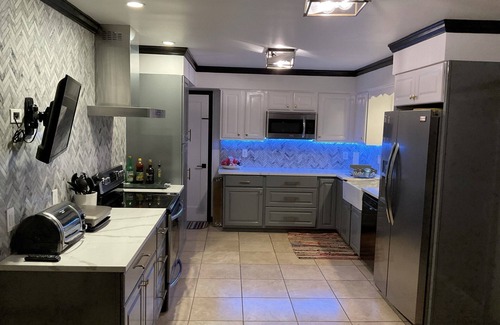 Tunkhannock Township House | Deck house with pool and outdoor hot tub