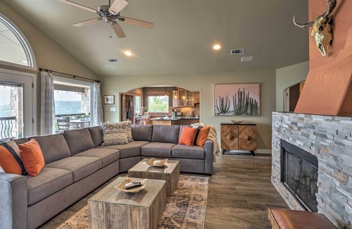 Leander House | Deck & Lake Travis Views: Hill Country Hideaway!