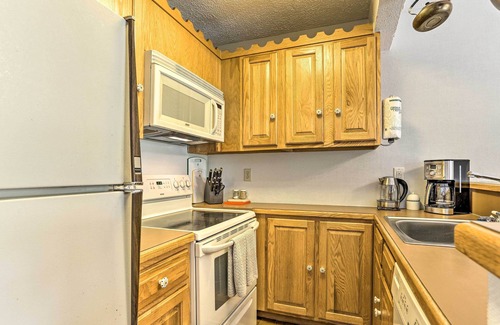 White Haven House | Deck & On-Site Fishing Pond: Lake Harmony Home!