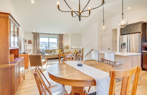Rochester House | Deck w/Forest Views: Modern Home in Rochester!