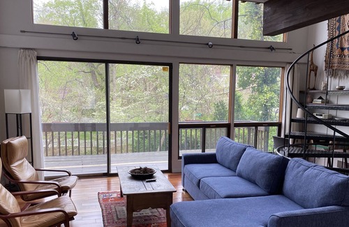 Brookmont Ski Chalet | Deckhouse: walk down to the C&O towpath, close-in to Washington DC!
