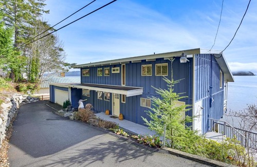 Shelton House | Decks and Views Waterfront Shelton Home