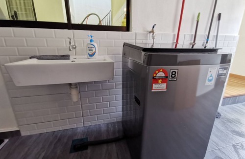 Malacca City House | DeCorner @ Ujong Pasir | Melaka Town | Netflix | Wi-Fi |