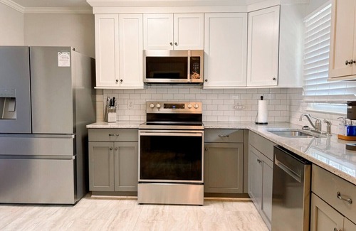 New Irving Park House | Dedicated Office, Xbox, Spacious