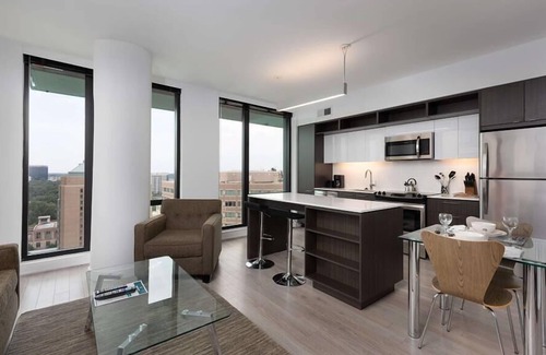 Reston Apartment | Dedicated Work Desk & Fast WiFi | near Dulles Airport | Reston