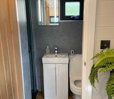 Llangollen Other | Dee Lodge with private hot tub