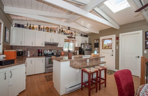 Regional District of Nanaimo House | Deep Bay Pacific Beachfront Home