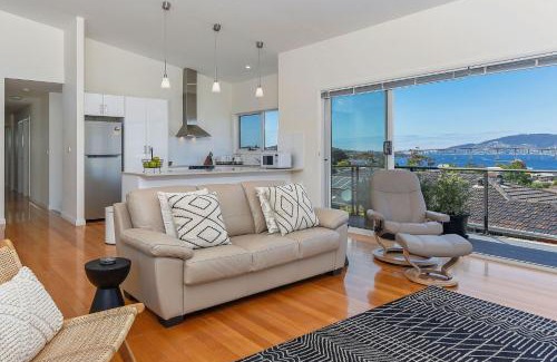 Lindisfarne House | Deep Blue Wow views over river city mountain