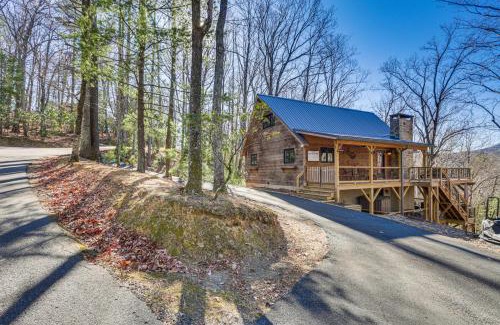 Deep Gap House | Deep Gap Cabin with 2 Decks and Community Amenities!