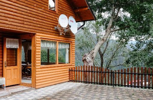 Brosteni Ski Chalet | Deer Chalet Brosteni