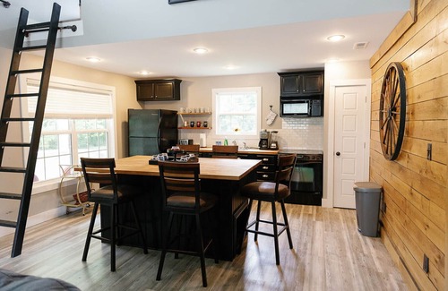 Chaplin House | "Deer Creek Lodge" - Secluded Bourbon Trail Stay