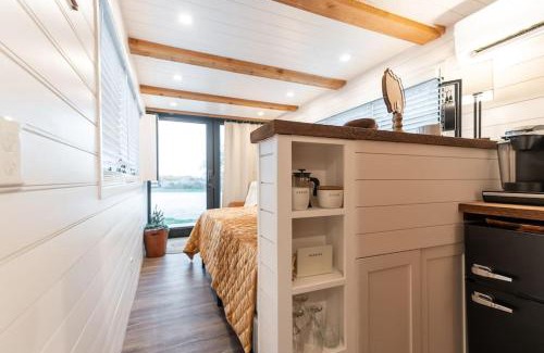 Waco House | Deer Creek Tiny Container Home-12 Min to Magnolia