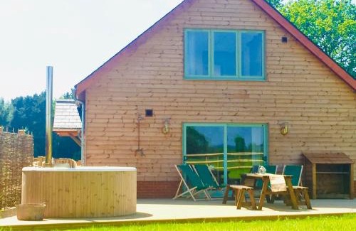Westcott House | Deer Den timber clad cabin with hot tub, up private lane