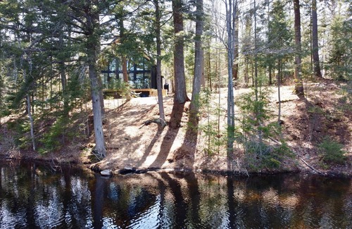 Unorganized Centre Parry Sound Cabin | Deer Lake Onyx - Modern Waterfront Cottage