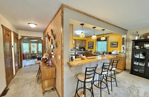 Grand Rapids House | Deer Lake, Privacy on the Water! Sunrises, Sunsets, and Northern Lights!