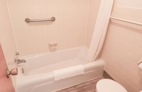 Sundance Hotel | Deer Lodge Motel