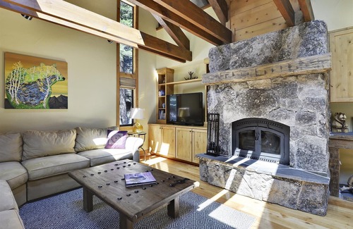 Alpine Meadows House | Deer Park Alpine Getaway