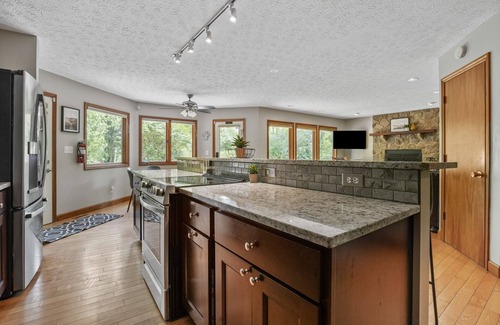 Laurelville Cabin | Deer Ridge Lodge | Hocking Hills