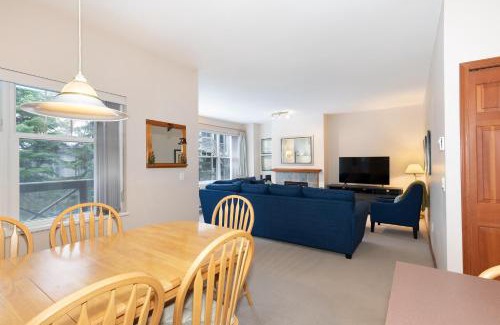 Blueberry Hill Apartment | Deer Run by Whistler Premier