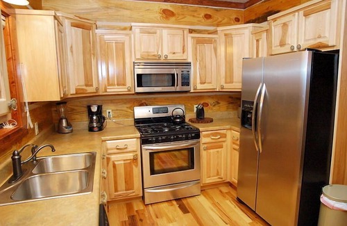 Fort Payne Cabin | Deer Run Cabin, walking distance to the Little Canyon Rim