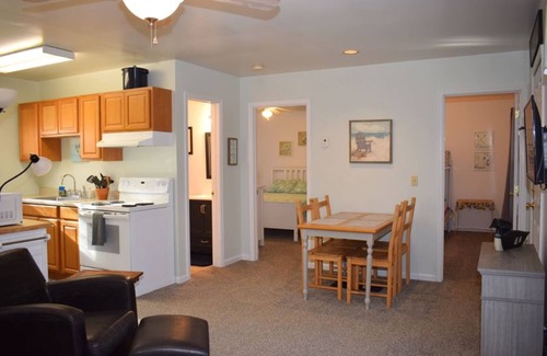 Chincoteague Cottage | Deer Track-Close to town-Firepit!