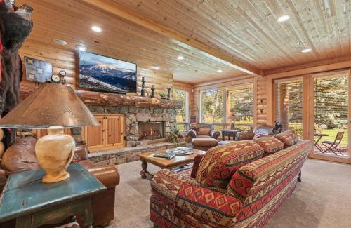 Deer Valley House | Deer Valley Pet Friendly Hot Tub, Cabin Vibes, Great Views!