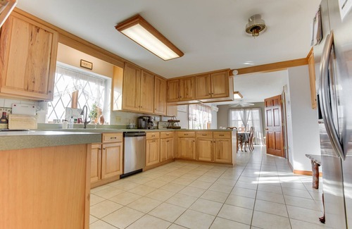 Biglerville House | Deerfield Retreat | Pool Table, Fireplace + Play-Set!