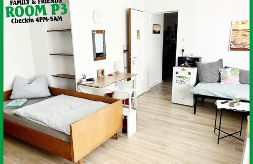 Creglingen House | Deine Pension, Family & Friends Room P3, 5 beds, 25qm, Check-in 4PM till 5AM