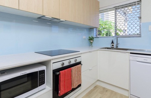 Bongaree Apartment | 'Deja Blue', TOP NOTCH