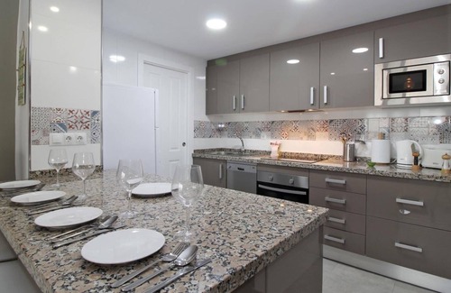 El Ejido Apartment | Del Parque Flats San Millan