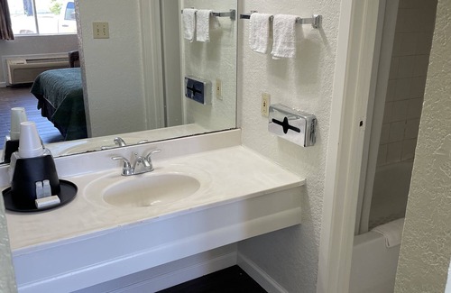 Amistad National Recreational Area Hotel | Del Rio Inn