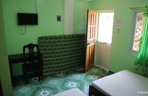 Alaminos House | Dela Cruz Humilde Transient House