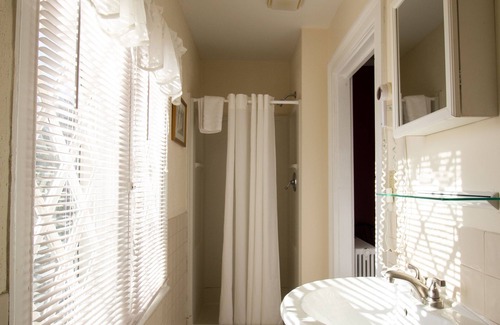 Rhinebeck Village Business District Hotel | Delamater Inn