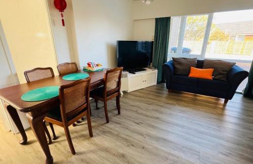 Mount Roskill House | Delight at Golf