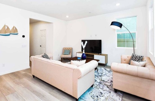 Upland House | Delight on Coral Bells Pl #41423