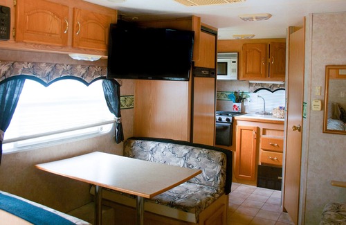 San Augustine House | Delightful 1 Bedroom RV/Camper in San Augustine